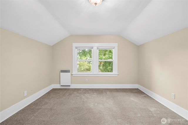 518 W Pioneer, Puyallup, WA 98371
