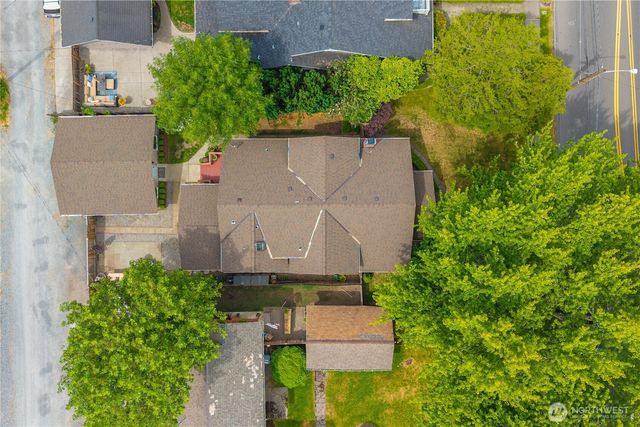 518 W Pioneer, Puyallup, WA 98371