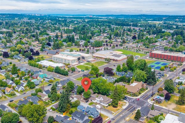 518 W Pioneer, Puyallup, WA 98371