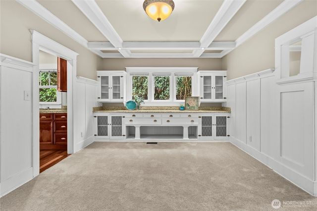 518 W Pioneer, Puyallup, WA 98371