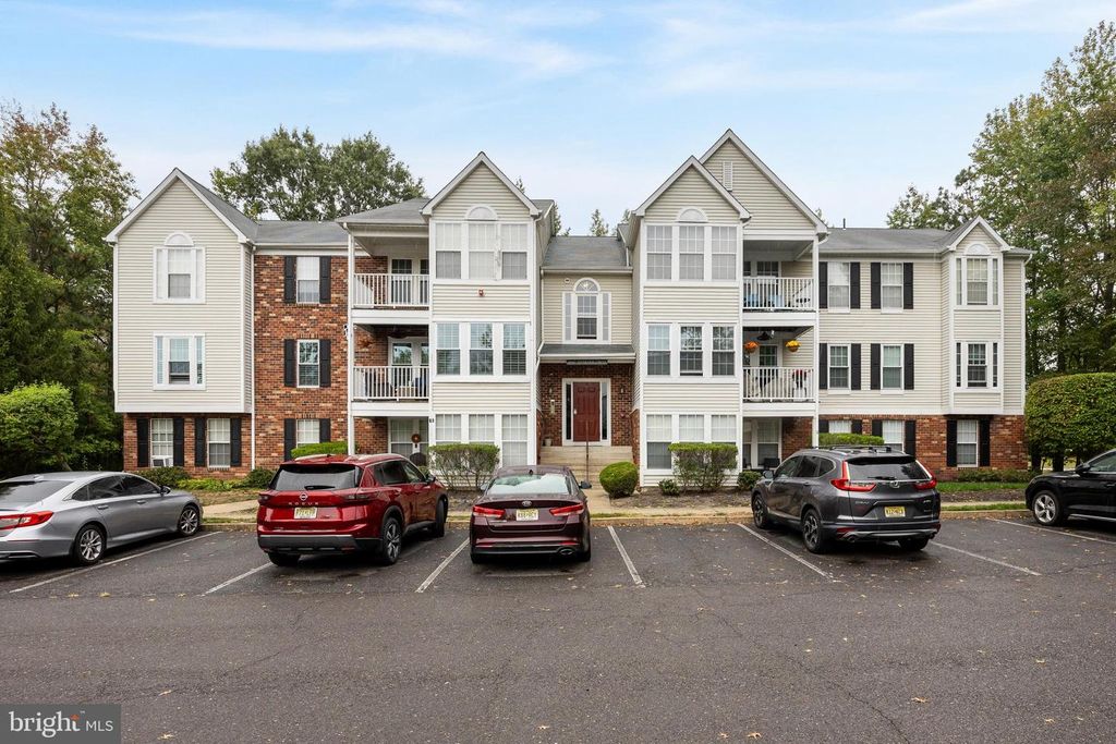 57 INVERNESS CIR, Marlton, NJ 08053