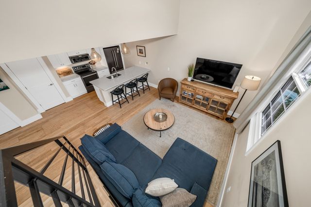 142 Main St 4, Amesbury, MA 01913