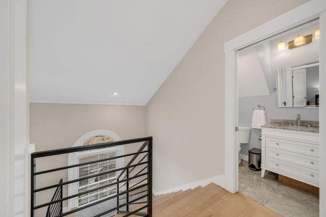 142 Main St 4, Amesbury, MA 01913