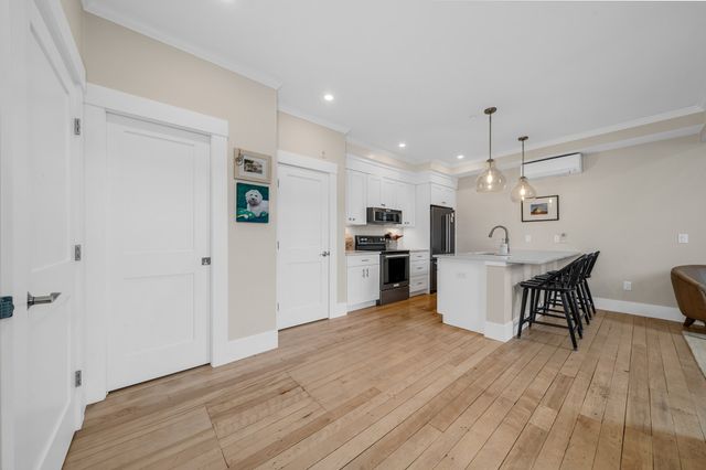 142 Main St 4, Amesbury, MA 01913