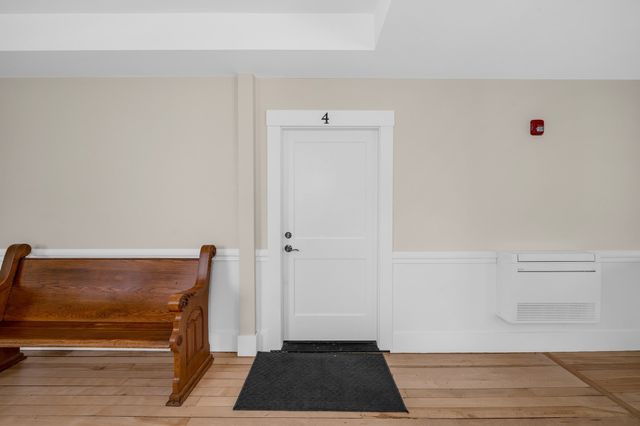 142 Main St 4, Amesbury, MA 01913