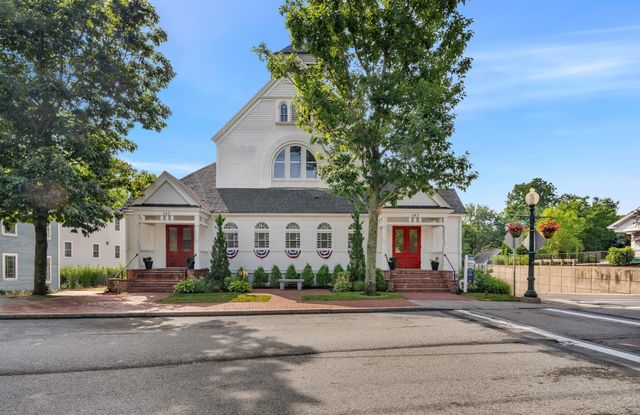 142 Main St 4, Amesbury, MA 01913