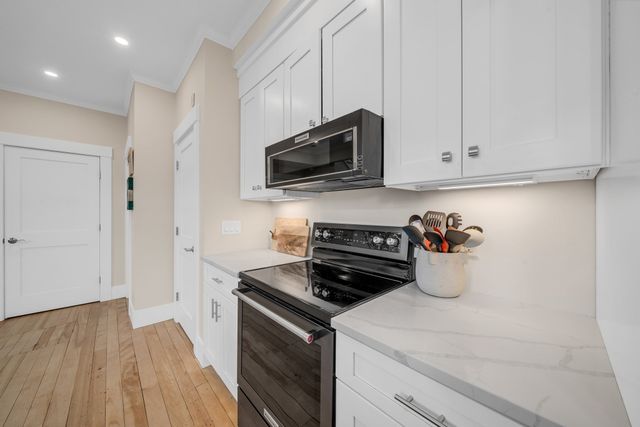 142 Main St 4, Amesbury, MA 01913