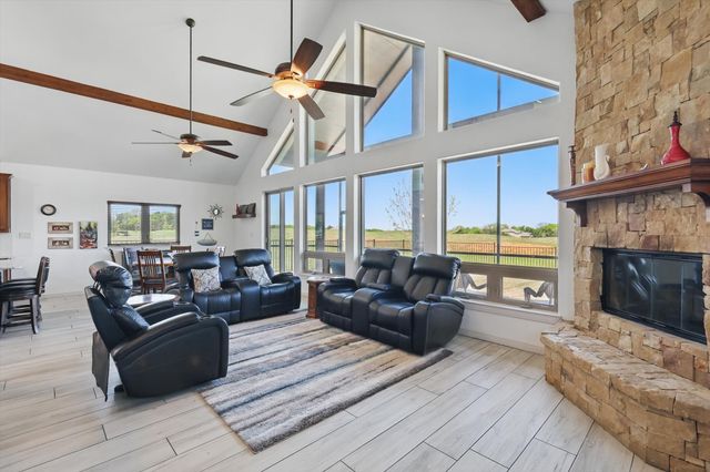 173 Meridian Lane, Gordonville, TX 76245