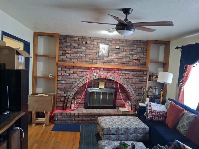 9316 Richmond Avenue, Kansas City, MO 64138