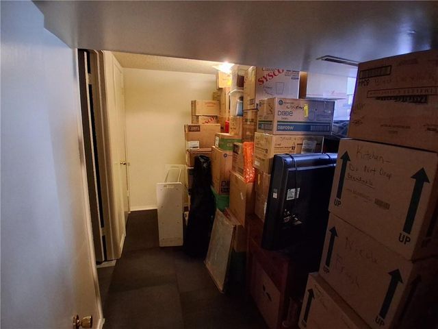 9316 Richmond Avenue, Kansas City, MO 64138