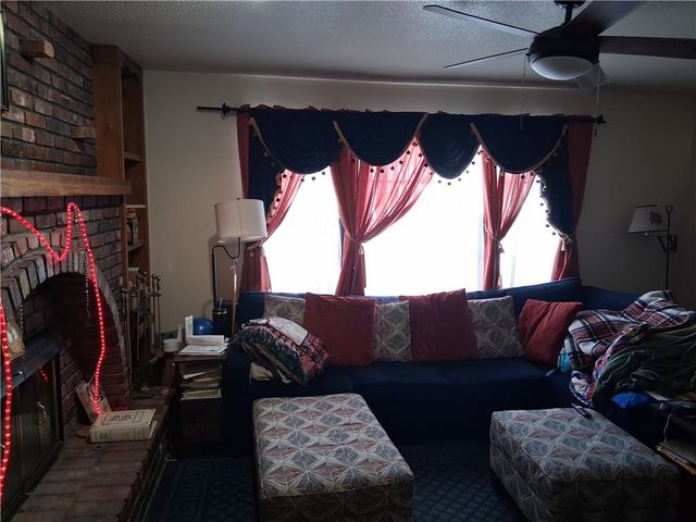 9316 Richmond Avenue, Kansas City, MO 64138