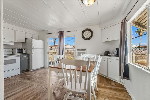 1943 Hualapai Drive, Bullhead City, AZ 86442