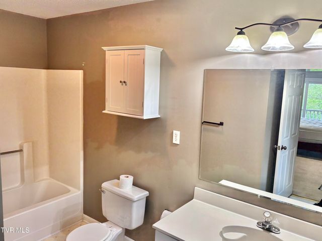 240 Misty Lane, Unicoi, TN 37692