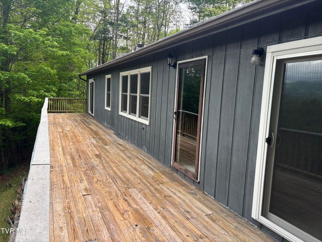 240 Misty Lane, Unicoi, TN 37692