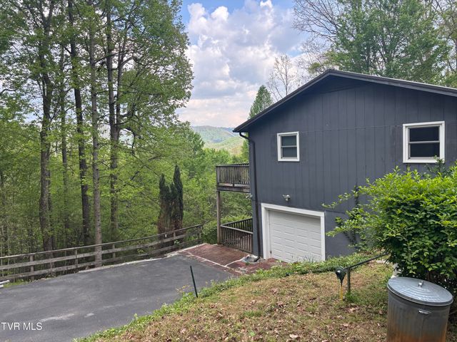 240 Misty Lane, Unicoi, TN 37692