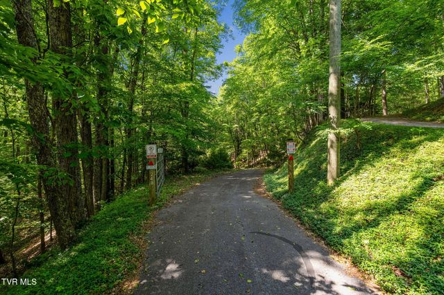 240 Misty Lane, Unicoi, TN 37692