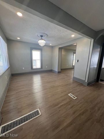 10639 Dupont Avenue, Cleveland, OH 44108