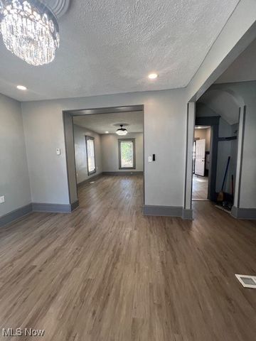 10639 Dupont Avenue, Cleveland, OH 44108