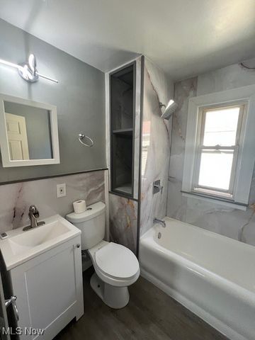 10639 Dupont Avenue, Cleveland, OH 44108