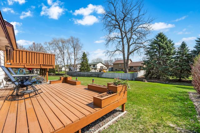 9237 Queens Gardens, Brooklyn Park, MN 55443