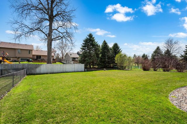 9237 Queens Gardens, Brooklyn Park, MN 55443