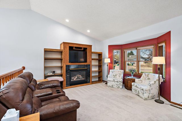 9237 Queens Gardens, Brooklyn Park, MN 55443