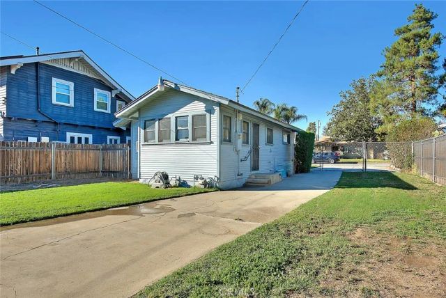 656 E Columbia, Pomona, CA 91767