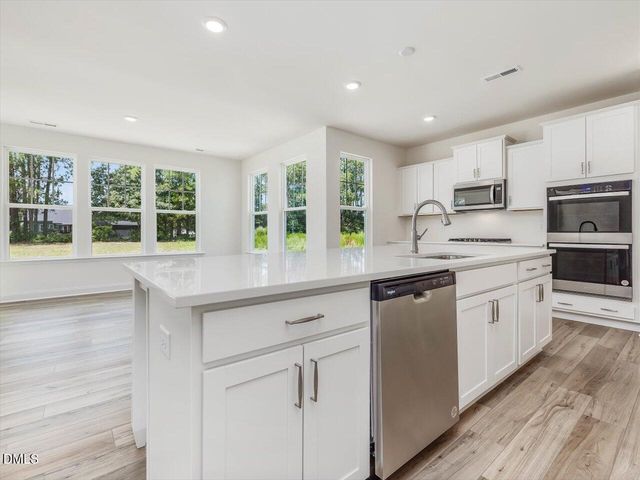 129 Celtic Lane, Lillington, NC 27546