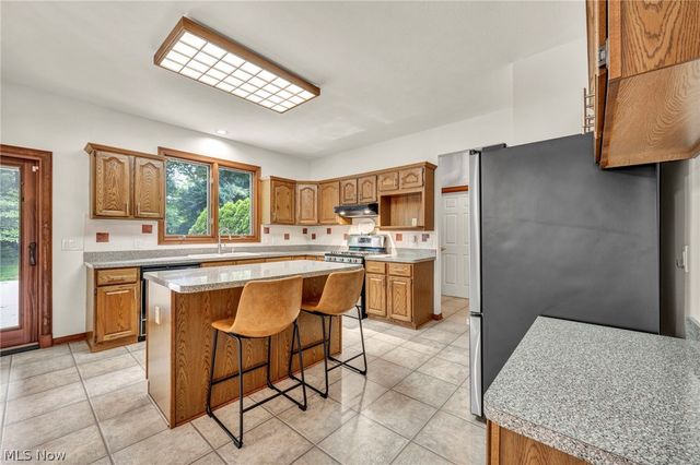 342 Woodbridge Glen, Richmond Heights, OH 44143