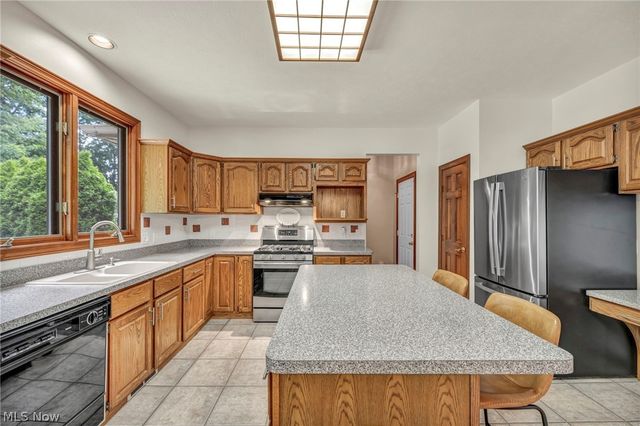 342 Woodbridge Glen, Richmond Heights, OH 44143