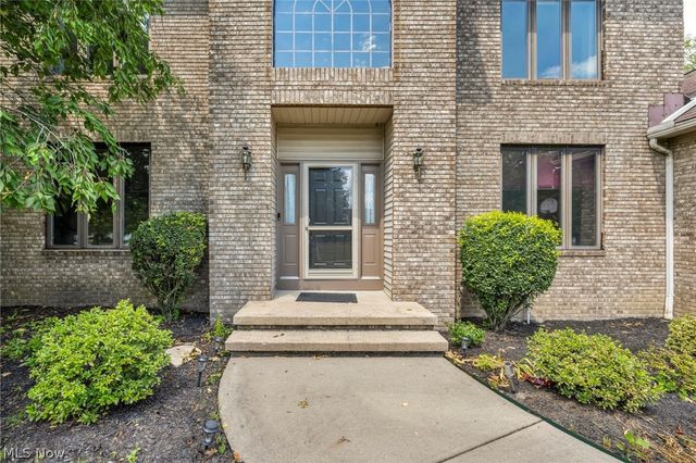 342 Woodbridge Glen, Richmond Heights, OH 44143