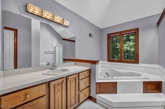 342 Woodbridge Glen, Richmond Heights, OH 44143