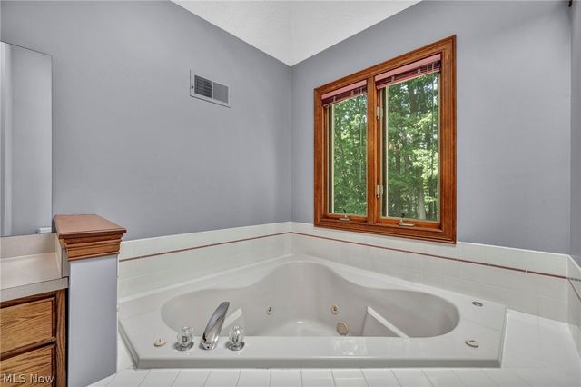 342 Woodbridge Glen, Richmond Heights, OH 44143