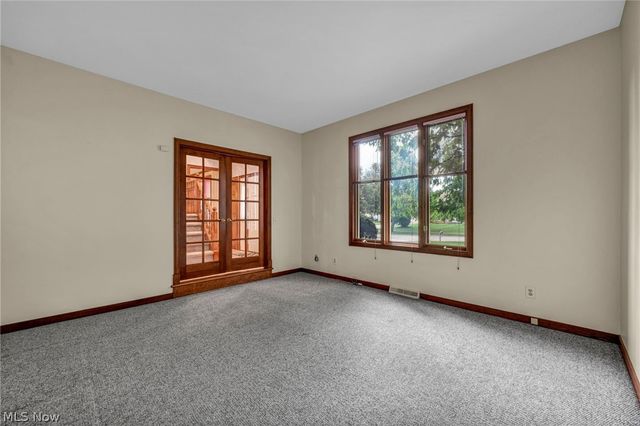 342 Woodbridge Glen, Richmond Heights, OH 44143