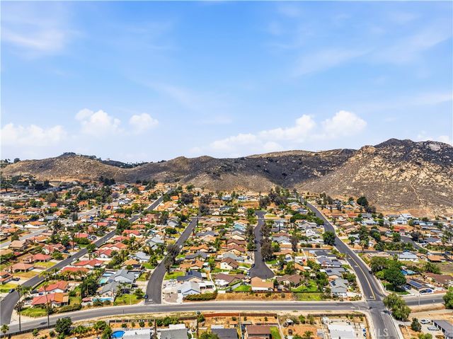 6220 45th Street, Jurupa Valley, CA 92509