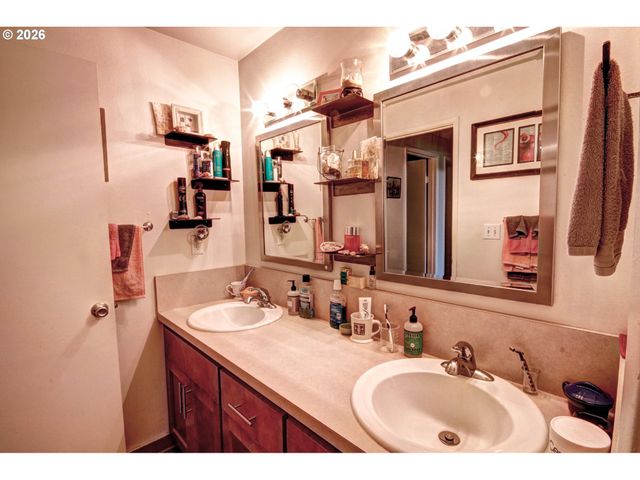 1715 Se 5TH St, Gresham, OR 97080