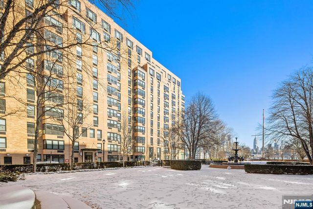 2 Constitution Court 1001, Hoboken, NJ 07030