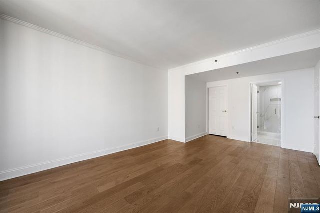 2 Constitution Court 1001, Hoboken, NJ 07030