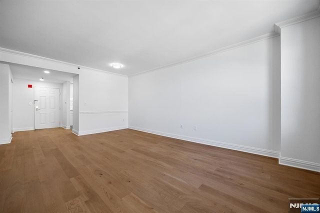 2 Constitution Court 1001, Hoboken, NJ 07030