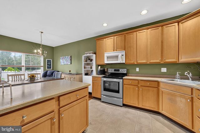 109 GLACIER DR, Berlin, NJ 08009