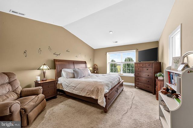 109 GLACIER DR, Berlin, NJ 08009