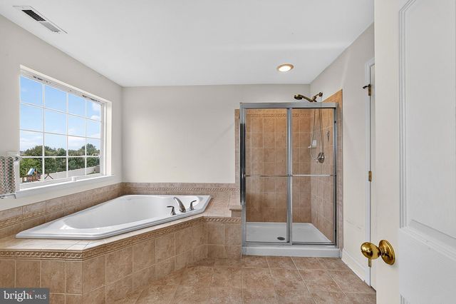109 GLACIER DR, Berlin, NJ 08009