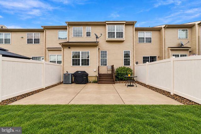 109 GLACIER DR, Berlin, NJ 08009