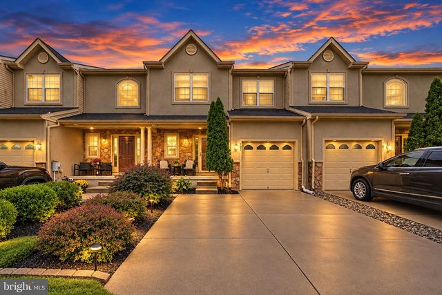 109 GLACIER DR, Berlin, NJ 08009