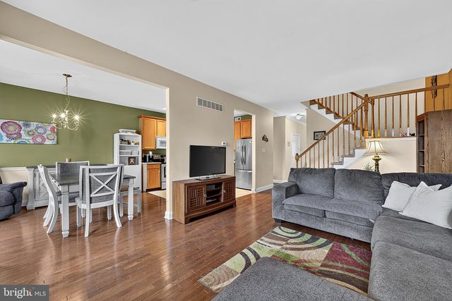 109 GLACIER DR, Berlin, NJ 08009