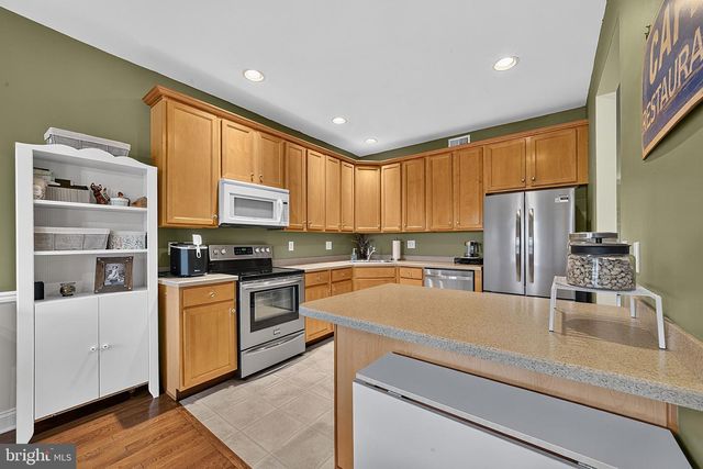 109 GLACIER DR, Berlin, NJ 08009