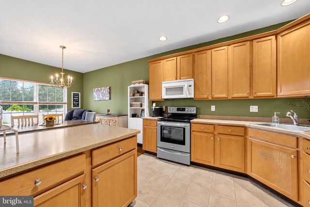 109 GLACIER DR, Berlin, NJ 08009