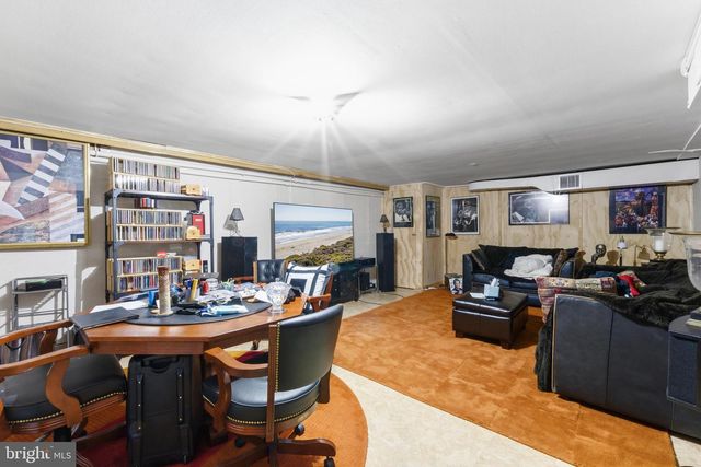 8112 GILBERT ST, Philadelphia, PA 19150