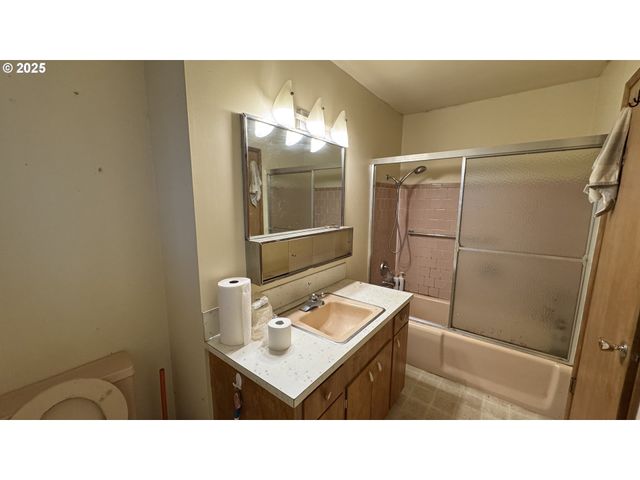 27245 Se ORIENT Dr, Gresham, OR 97080