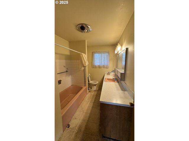 27245 Se ORIENT Dr, Gresham, OR 97080